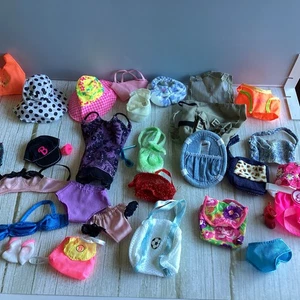 Lote mixto de sombreros, bolsos, latón Barbie de colección - Imagen 1 de 19