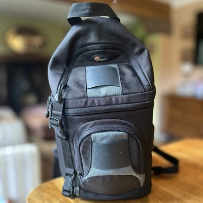 Lowepro Camera Bag Backpack LP105KP with Waterproof Sleeve Excellent Gift - Image 1 of 4