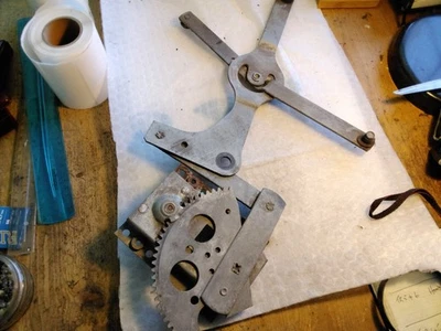 Mecanismo regulador ventana original Triumph Tr4 y Tr4a L/H Foto 1 de 4