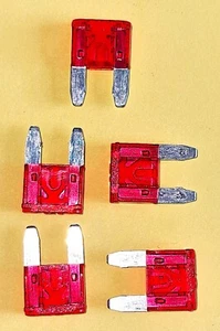 10 amp RED MINI FUSES 11mm LONG MINI SPADE FUSE PACKET OF 5 10amp 410 - Picture 1 of 2