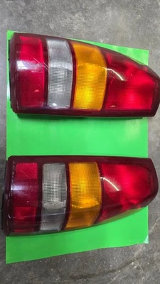 1999 2002 Chevy GMC Sierra Silverado Factory GM Tail Lights 2001 2000 chevrolet - Image 1 of 2