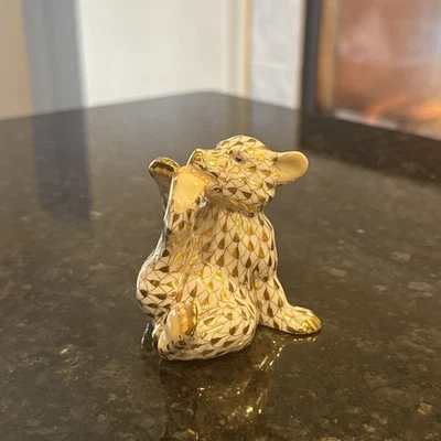 AUTHENTIC Herend Hungary Gold Fishnet Bear Cub Playing w/ Foot Guild 2000 🔥 - Image 1 of 4