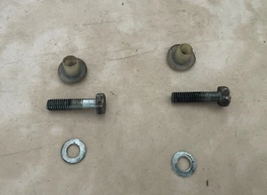 Lot 188-2, 1984 Honda ATC70 Ring insulators, Washers, Bolts - 2 of each - Imagen 1 de 2