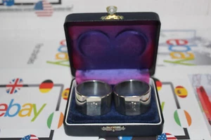 PAR DE FUNDAS DE BODA REAL 29 DE JULIO 1981 - ANILLOS SERVILLETA CHARLES DIANA - Imagen 1 de 5
