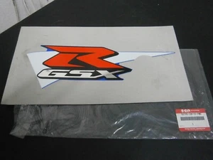 Calcomanía pegatina emblema de carenado para Suzuki GSXR600 K1-K3 01-03 LHS 68195-39f10-fm9 323 - Imagen 1 de 5