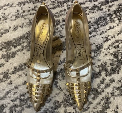 Zapatos de salón VALENTINO GARAVANI Rockstud Alcove malla adornada talla 39 Foto 1 de 4