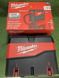Separador compacto de escombros Milwaukee 49-90-2200 PACKOUT - Imagen 1 de 2