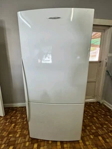 Fridge ( Fisher & Paykel) - Picture 1 of 5