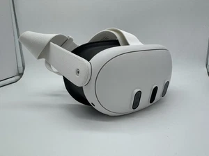 Meta Quest 3, 512GB VR Headset (HEADSET ONLY) *minor lens scratches* [M1] - Picture 1 of 8