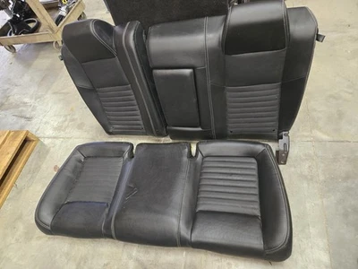 2011 Dodge Challenger 2nd Seat (Rear Seat); Black Leather, 60/40, Bench. Foto 1 de 4