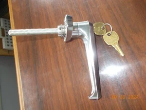New Unbranded Locking Door Handle (one side only) with 2 Keys - Picture 1 of 4