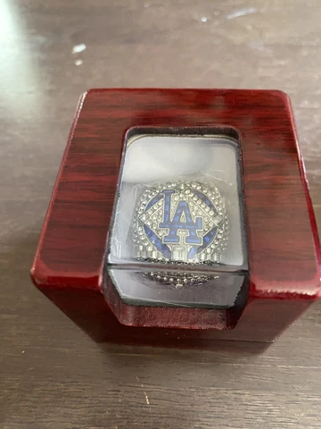 L.A. Dodgers 2020 World Series Ring - Clayton Kershaw - With Box Cover