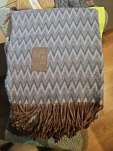 100 Percent Alpaca Chevron Style Zig Zag Blanket - Picture 1 of 4