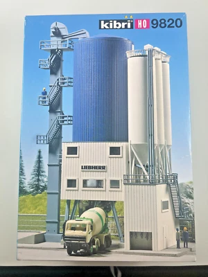 KIBRI 9820 Cement Storage Building "Very Rare" "Assembly Kit" - Ref.  E001 - Photo 1/4