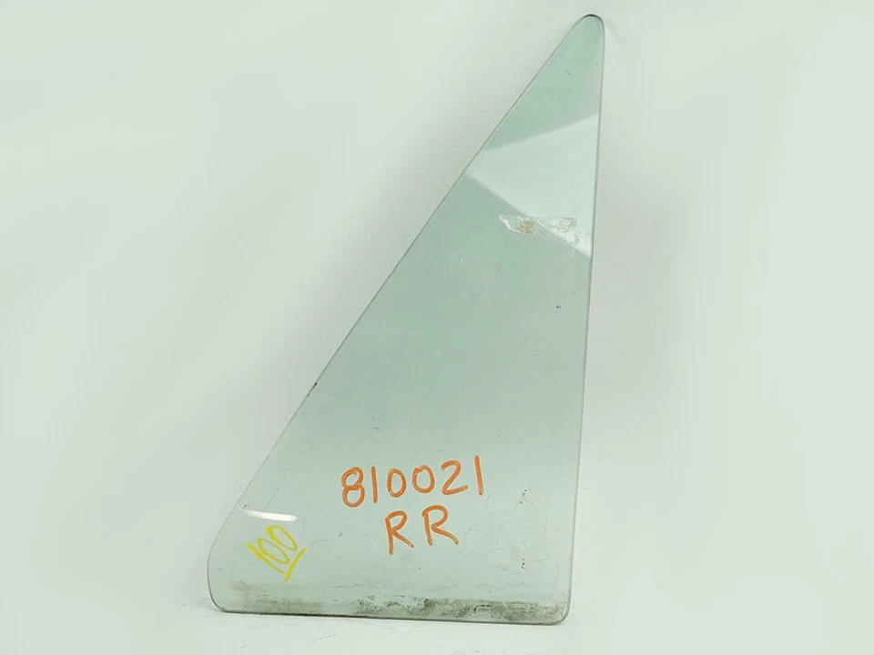 1987 - 1996 Chevrolet Corsica дверь вентиляционное стекло заднее правостороннее пассажирское - Изображение 1 из 4