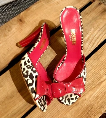 Increíble Moschino Estampado Leopardo Rojo Vintage Peep Toe Slides Talla 36 UK 4 Pin... Foto 1 de 4