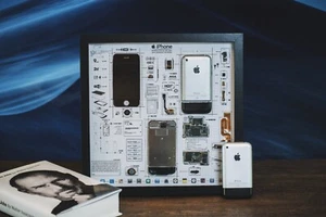 iPhone Teardown Art,Framed iPhone 1st Gen Disassembled,Wall Decor, Gift for Him. - Picture 1 of 39