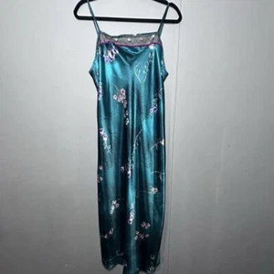 Vestido sin mangas mediano de encaje satinado floral verde dinastía California - Imagen 1 de 7