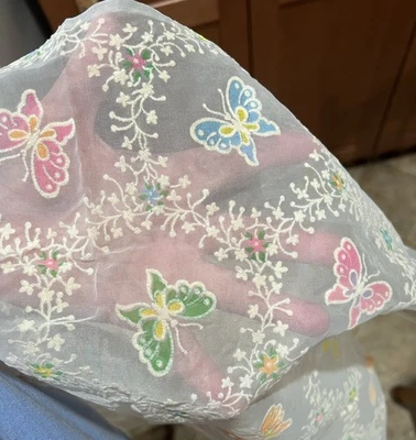 "Tela de mariposas mariposas flocadas transparentes de colección fuera de servicio difícil de encontrar unicornio 45"" x 18""" Foto 1 de 4