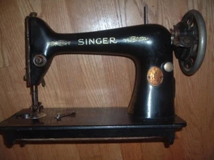 Vintage Singer Model 66 Cast Iron Sewing Machine AB003560 Untested Parts Repair - Picture 1 of 7