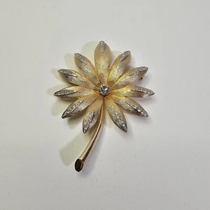 Vintage Textured Gold Tone and Clear Rhinestone Flower Brooch Pin 2 7/8" x 2" - Picture 1 of 5