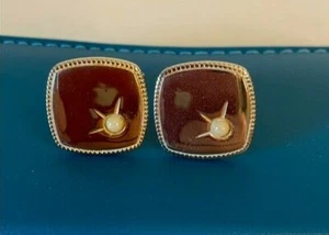 Vintage Gold Tone Faux Pearl Cuff Links - Picture 1 of 5