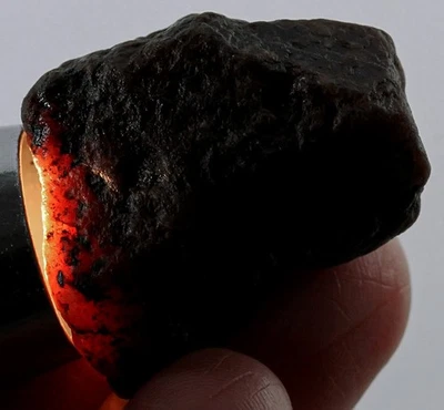 Espécimen natural áspero faceta de corindón rubí sin calentar 75,5 quilates YRB5873 Foto 1 de 3