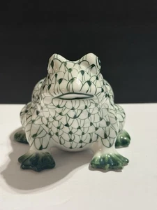 Andrea by Sadek Porcelain Frog Figurine – Green Fishnet Pattern Handpainted 6” - Picture 1 of 11