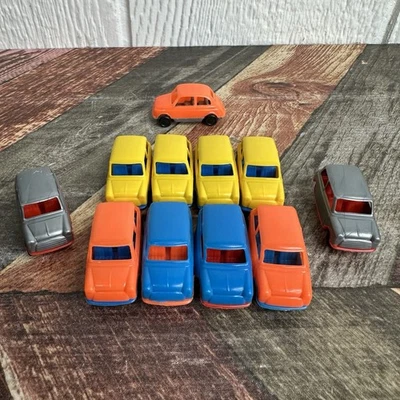 Vintage CGGC auto MADE in ITALY 1/72 10 Innocenti Mini MK2 & 1 Fiat 500 PEZ - Image 1 of 4