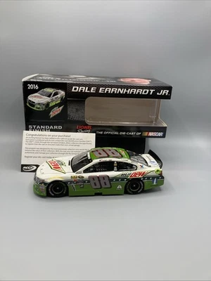  Dale Earnhardt Junior #88  Mountain Dew Lionel Racing Foto 1 de 4