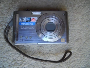Panasonic LUMIX DMC-FS25 Compact Digital Camera.  No charger sold as-is. - Picture 1 of 10