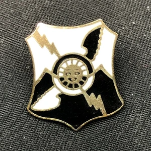 Vintage Enamel Pin - US Army - 61st Air Defense Artillery Regiment Badge - Picture 1 of 6