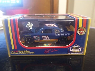 Revell 1/64 Nascar литая модель No31 Lowes Home Improvement Майк Скиннер с чехлом 1998 - Изображение 1 из 4