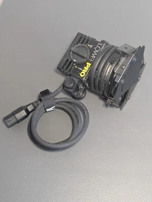 Lowel Pro-Light Focusing Photo Studio Flood Light wBarndoors and Bulb - Image 1 of 4