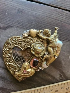 VINTAGE KIRKS FOLLY STYLE VICTORIAN HEART CHERUB FAUX PEARL BROOCH - Picture 1 of 7
