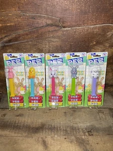 Set 5 Dispenser PEZ Pasqua 2025 Coniglietto Pulcino Agnello SET COMPLETO - Foto 1 di 14