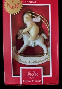 Lenox Baby's 1st Christmas Winnie the Pooh Ornament in Box NOT YEAR SPECIFIC - Picture 1 of 14