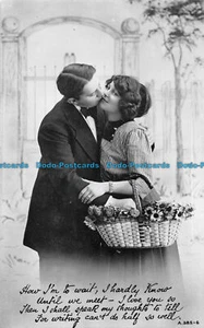 R062528 Alte Postkarte. Frau und Mann küssen. Rotary. RP - Bild 1 von 2