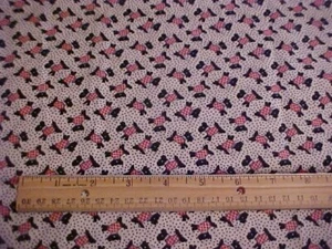 Tela estampada de perro Scotty de 3/4 yardas Just Makin' Conversation - Imagen 1 de 3