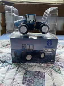1/64 New Holland TJ480 4Wd Tractor, 2006 Farm Show,,New in box - Picture 1 of 2