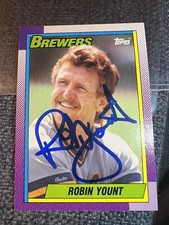 Robin Yount topps 1990 290 autographed. Superb Card.