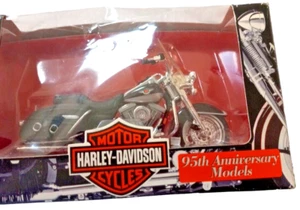 Harley Davidson FLHR Road King Replica 1:18 schwarz 95th Anniversary Model IOB - Bild 1 von 12