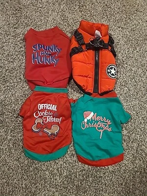 Perro Navidad Camisas y Arnés Chaleco Pequeño y Xs Lote 4 Todo Ajuste 3-5 Lb Cachorro Perro Foto 1 de 4
