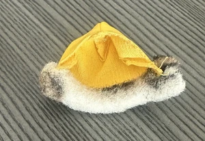 Barbie Great Coat #1459 Yellow Vinyl Hat with Leopard Trim - Picture 1 of 3