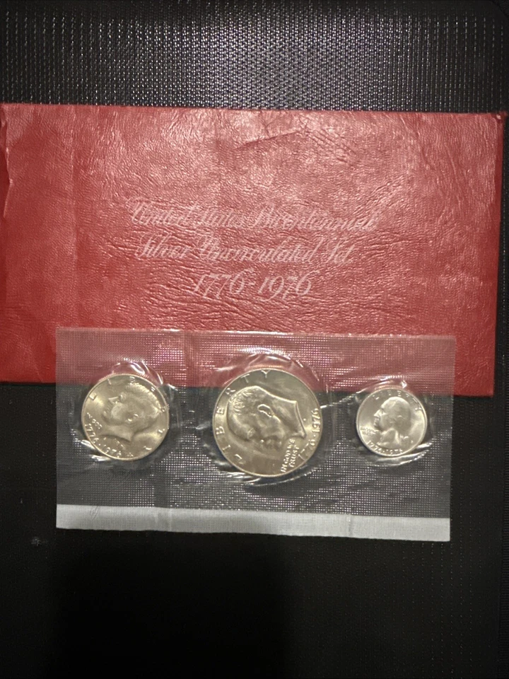 1776-1976 (S) U.S. Mint Bicentennial 40% Silver Uncirculated 3-Coin Set - Image 1 of 4