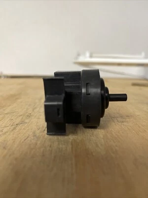 Interruptor de presión de nivel de agua para lavadora GE WH12X20898 31690007 11201005000003 Foto 1 de 3