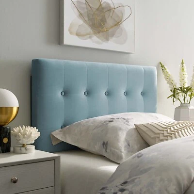 Cabecero doble de terciopelo Modway Emily Biscuit Tufted Performance en azul claro Foto 1 de 4