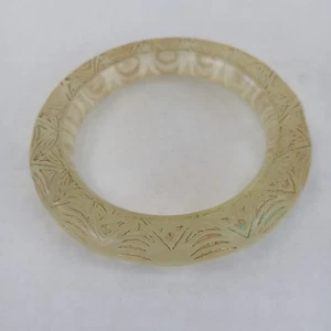 VINTAGE ART DECO CARVED ORNAMENT PRYSTAL BAKELITE BANGLE BRACELET BR - Picture 1 of 6