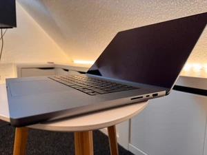 Apple MacBook Pro 16 Zoll (1TB SSD, M1 Pro, 16GB) Laptop - Space Grau - MK193D/A - Bild 1 von 13