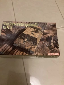 DRAGON 6042-15 Cm Sturm-Infanteriegeschutz 33-scala 1:35 - Foto 1 di 4